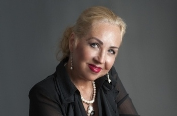 «Любимой маме»