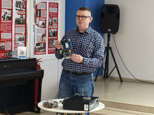 Выступление Щукевича В.В. по работе с ПК. Консультация по подключению устройств для проведения мероприятий